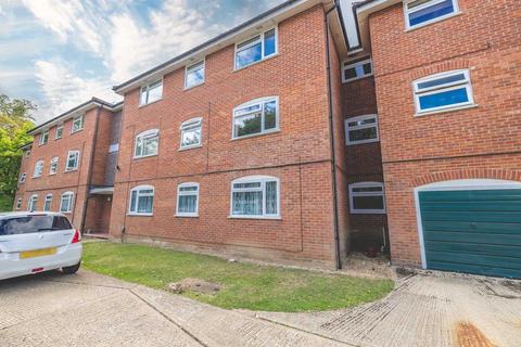 4 Cobblers Close, Farnham Royal, Slough, SL2 3DT