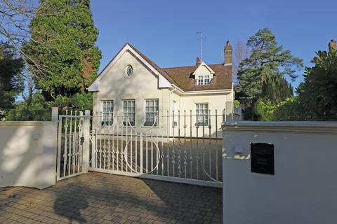 6 bedroom detached house for sale, Aldenham Road, Letchmore Heath WD25