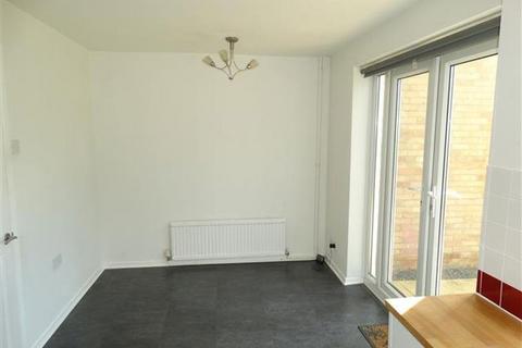 3 bedroom terraced house to rent, Tantallon Court, Longthorpe, PE3 6SN