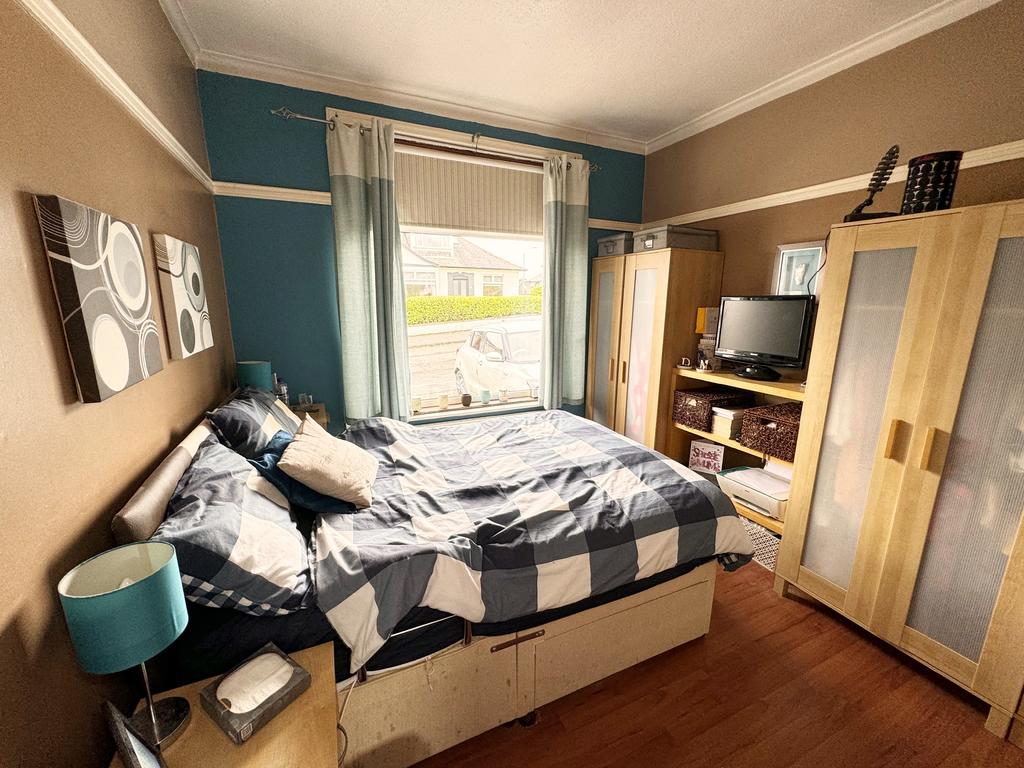 Bedroom 1 (2)