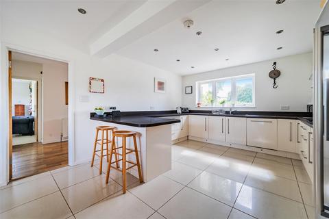 6 bedroom detached house for sale, Heddington, Calne, SN11