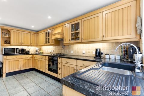 5 bedroom detached house for sale, The Laurels, Hammondstreet Road, Waltham Cross, Hertfordshire, EN7 6NL