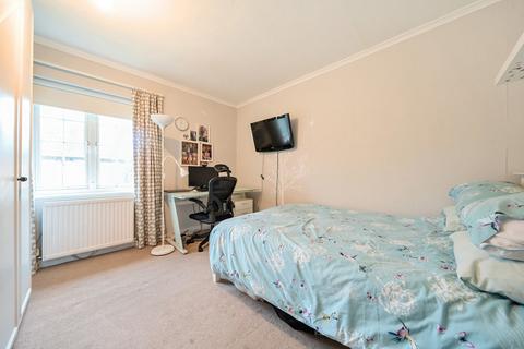 24 Monks Close, Ruislip, HA4 0HX