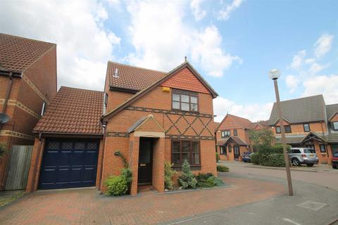 3 bedroom detached house to rent, Wrens Park, Middleton