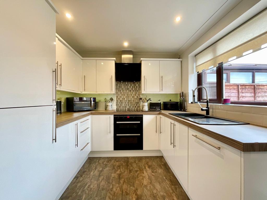 Longsdon Grove, StokeOnTrent, ST3 3 bed semidetached house for sale