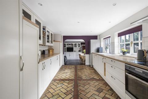 6 The Grip, Linton, Cambridge, CB21 4NR
