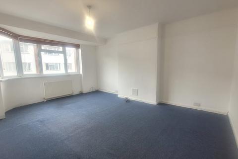 2 bedroom flat to rent, Danes Gate, Harrow HA1