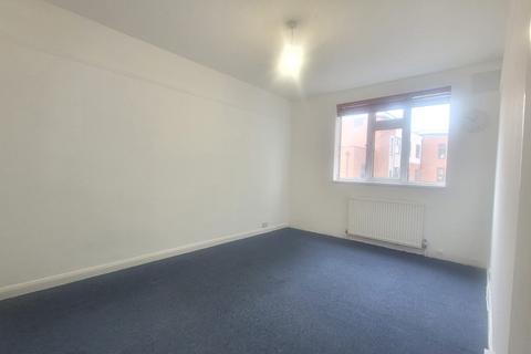 2 bedroom flat to rent, Danes Gate, Harrow HA1