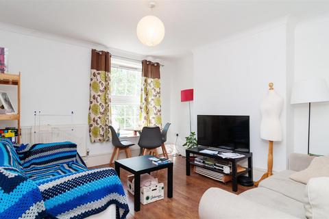 3 bedroom flat to rent, Horwood House, Pott Street