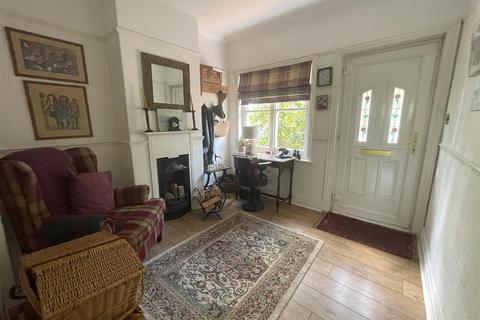 12 Esplanade, Hornsea, HU18 1NE