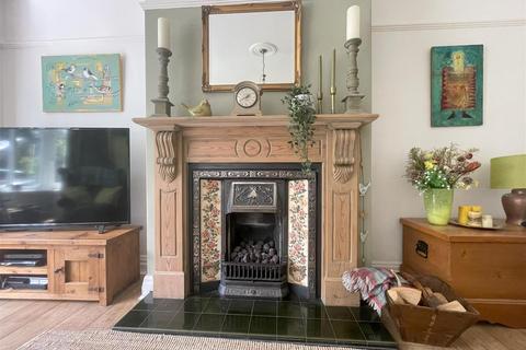 12 Esplanade, Hornsea, HU18 1NE