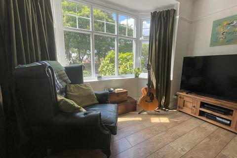 12 Esplanade, Hornsea, HU18 1NE