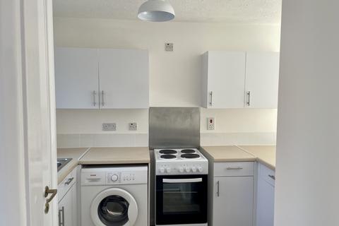 1 bedroom terraced house to rent, Herons Court, West Bridgford, Nottingham, Nottinghamshire, NG2