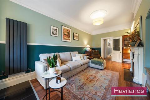 2 bedroom flat for sale, Hoppers Road, Winchmore Hill, London