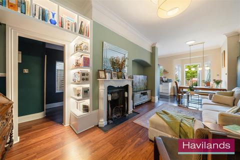 2 bedroom flat for sale, Hoppers Road, Winchmore Hill, London