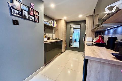 18 Cadman Square, Shenley Lodge, Milton Keynes, MK5 7DW