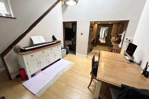 18 Cadman Square, Shenley Lodge, Milton Keynes, MK5 7DW