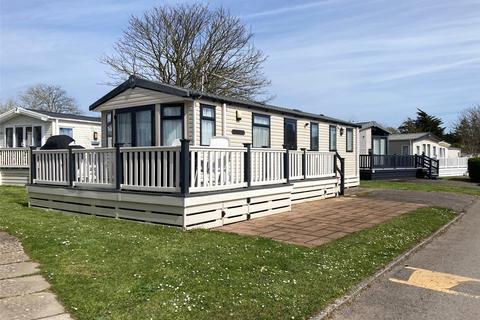 2 bedroom park home for sale, Shorefield, Near Milford On Sea, Hampshire, SO41