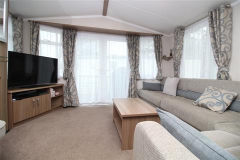 2 bedroom park home for sale, Shorefield, Near Milford On Sea, Hampshire, SO41