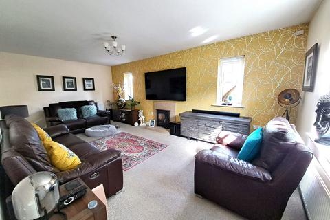 4 bedroom detached house for sale, Davenshaw Drive, Congleton CW12