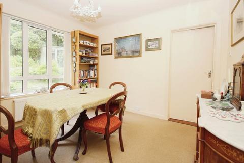 12 Ipswich Road, Bournemouth, BH4 9HZ