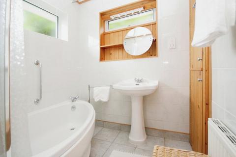 12 Ipswich Road, Bournemouth, BH4 9HZ