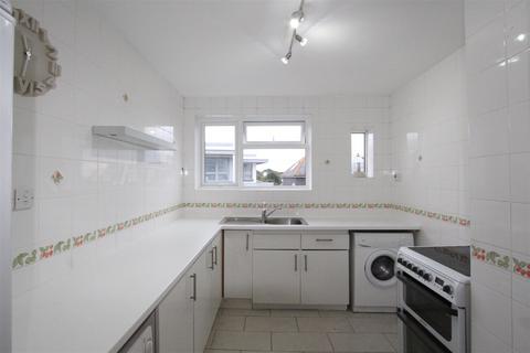 2 bedroom flat to rent, Burnaby Road, Bournemouth