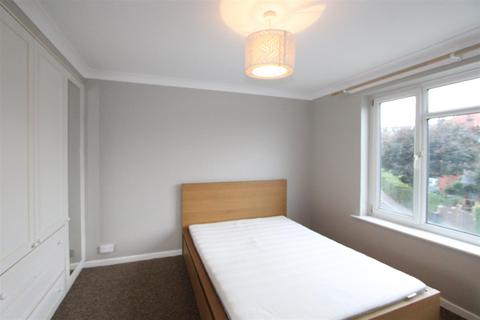 2 bedroom flat to rent, Burnaby Road, Bournemouth