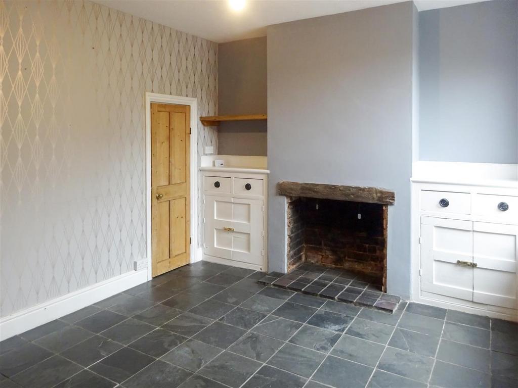 Oxford Street, Kettering NN16 3 bed terraced house to rent £975 pcm (£225 pw)