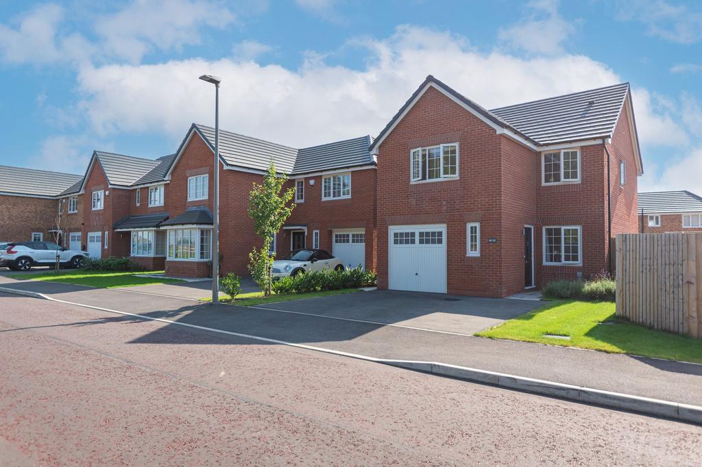 Thames Avenue, Leigh WN7 4 bed detached house for sale £340,000