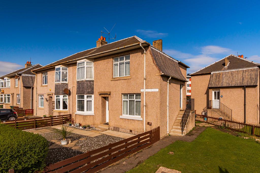 Crewe Road West, Edinburgh EH5 2 bed flat for sale £165,000