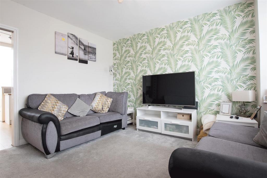 Hillside Road, Wellingborough 2 bed terraced house for sale £189,995
