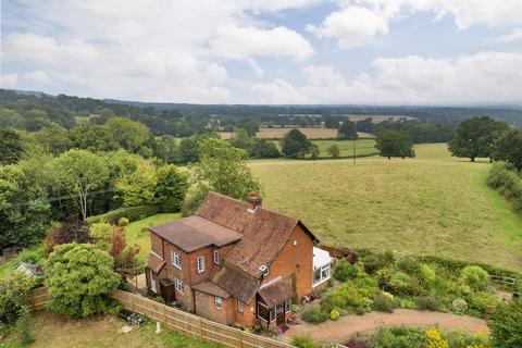 3 bedroom detached house for sale, Spout Lane, Edenbridge TN8