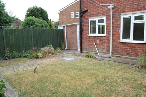 3 bedroom semi-detached house to rent, Hessian Close, Bilston