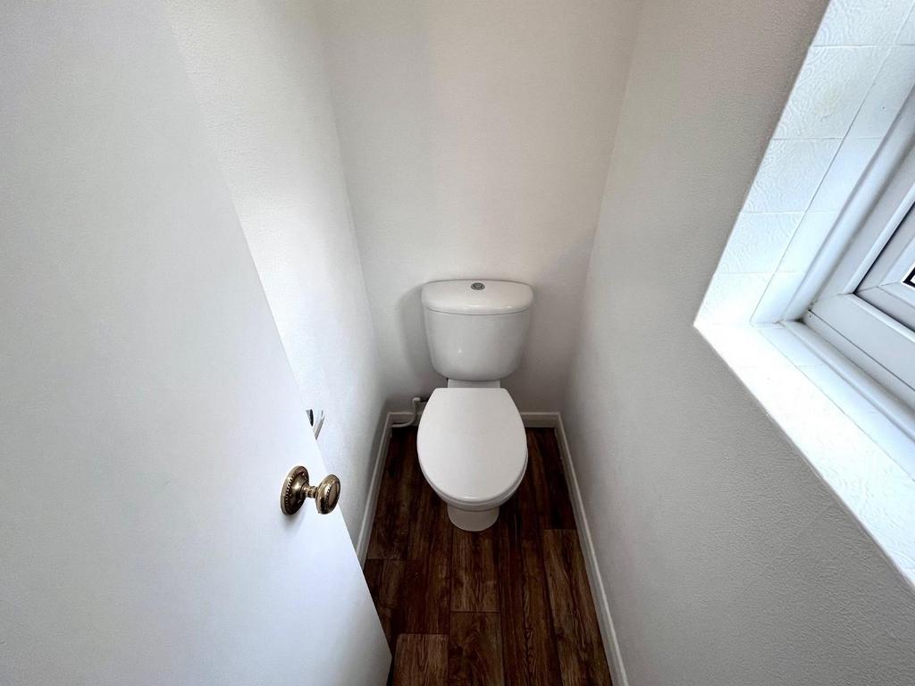 Toilet.jpg