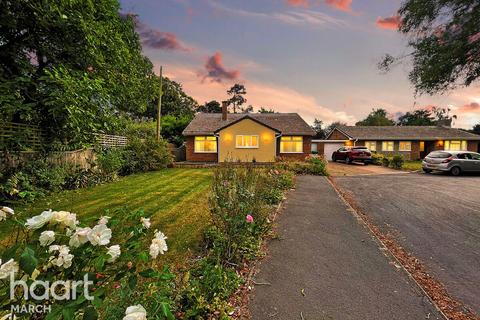 3 bedroom detached bungalow for sale, St Peters Drive, Wimblington