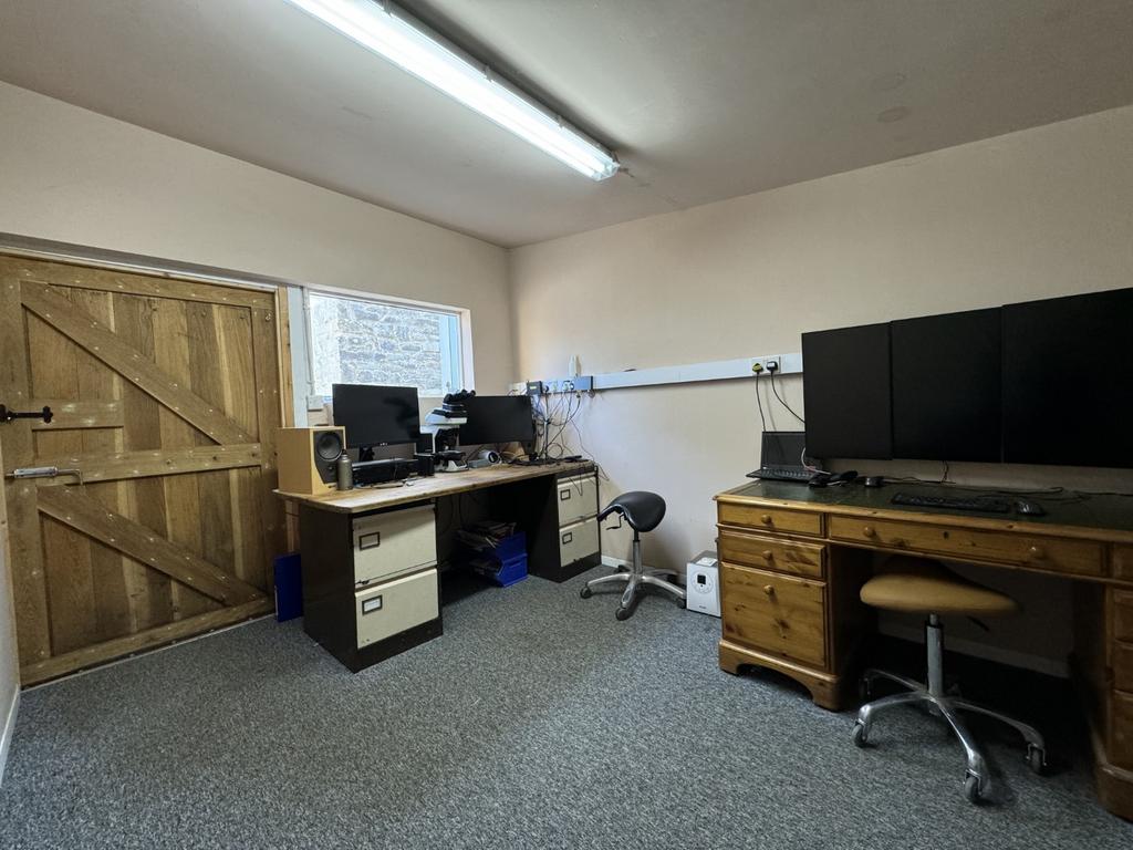 Side Office