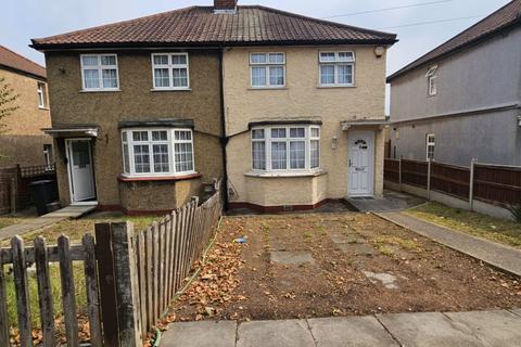 3 bedroom semi-detached house to rent, Enfield EN3