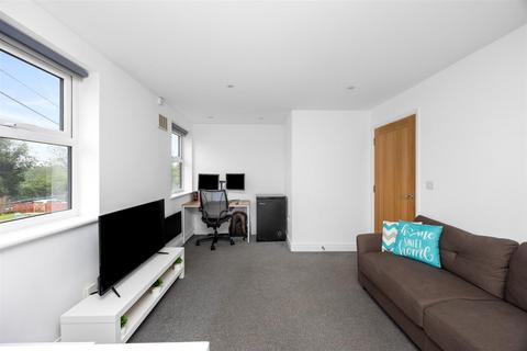 1 bedroom flat for sale, Buckingham House, Billingshurst RH14