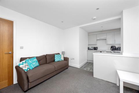 1 bedroom flat for sale, Buckingham House, Billingshurst RH14