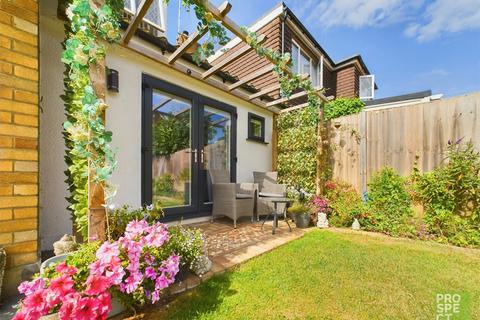 94 Brunel Road, Maidenhead, SL6 2RT