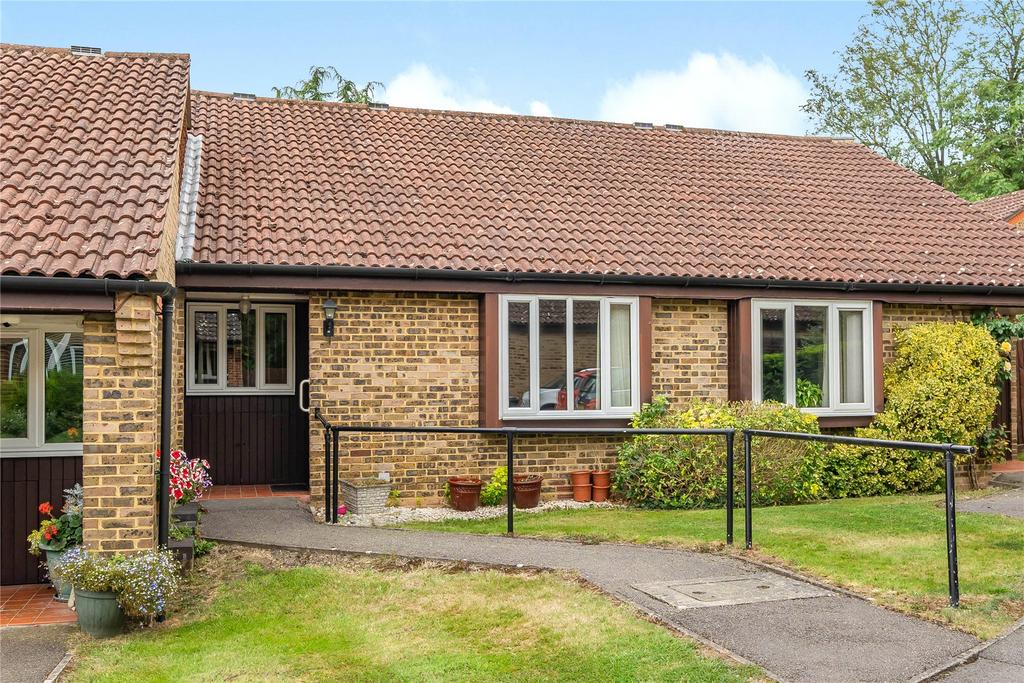 Darfield Road, Guildford GU4 2 bed bungalow for sale £240,000