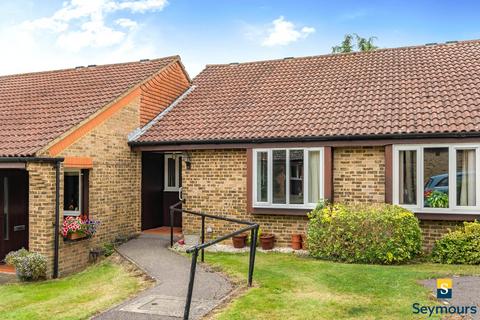 2 bedroom bungalow for sale, Darfield Road, Guildford GU4