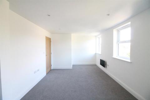 1 bedroom flat for sale, Buckingham House, Billingshurst RH14