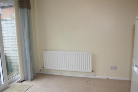 2 bedroom terraced house to rent, Couzens Close, Bristol BS37