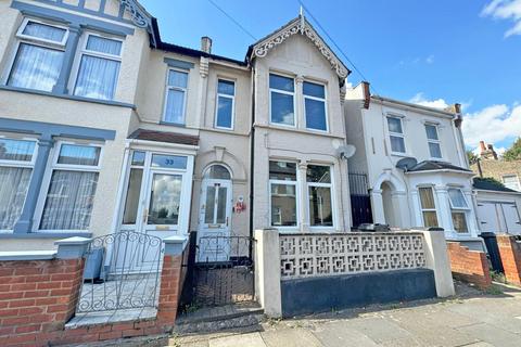 3 bedroom end of terrace house for sale, Pelham Road, Ilford, Essex, IG1