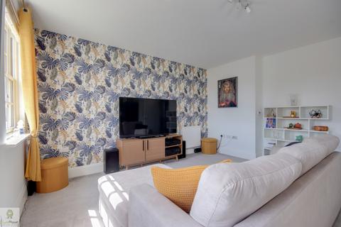 2 bedroom apartment for sale, Potters Court St. Georges Parkway, Stafford, Staffordshire, ST16