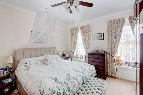 5 bedroom flat for sale, Monkton Park, Chippenham