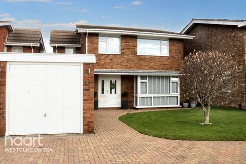 4 bedroom detached house for sale, Raphael Drive, Southend-on-Sea