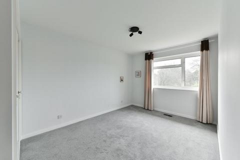 3 Hillcrest Close, Epsom, KT18 5JY